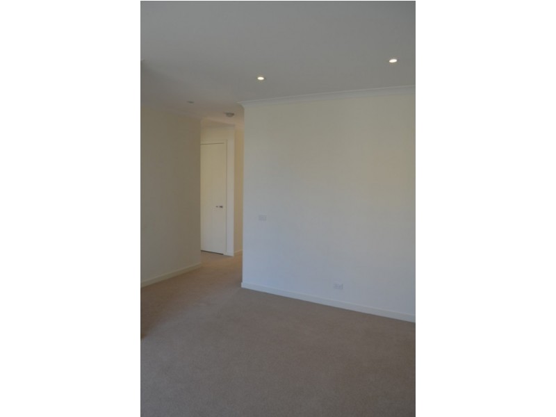 77 McDougall Drive, Footscray VIC 3011