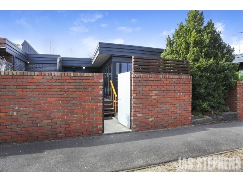 2/51 Castlemaine Street, Yarraville VIC 3013