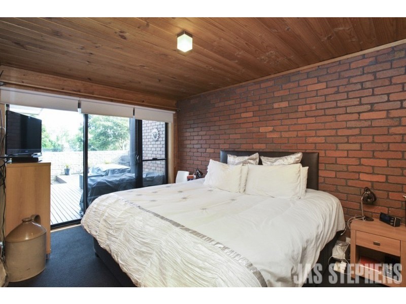 2/51 Castlemaine Street, Yarraville VIC 3013