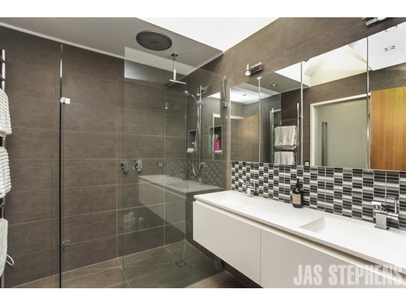 2/51 Castlemaine Street, Yarraville VIC 3013