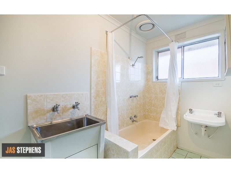 1/19 Saltley Street, South Kingsville VIC 3015