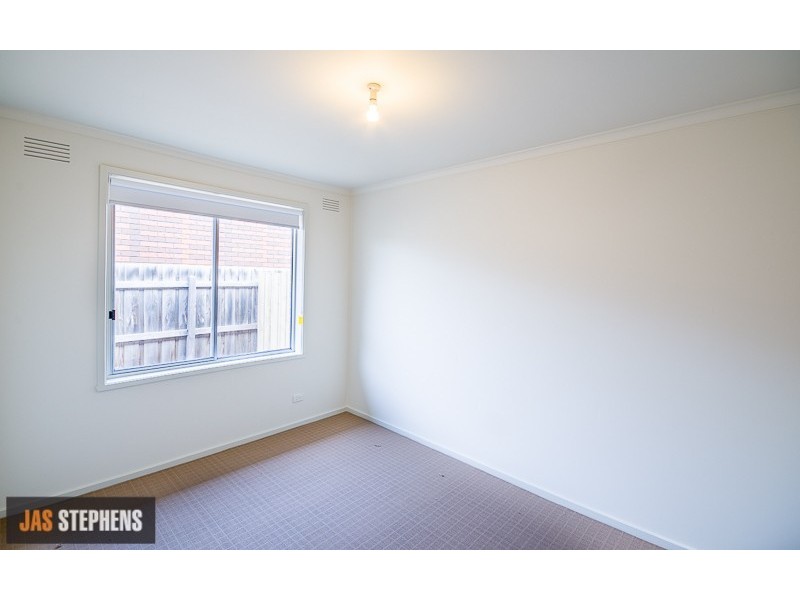 2/19 Saltley Street, South Kingsville VIC 3015
