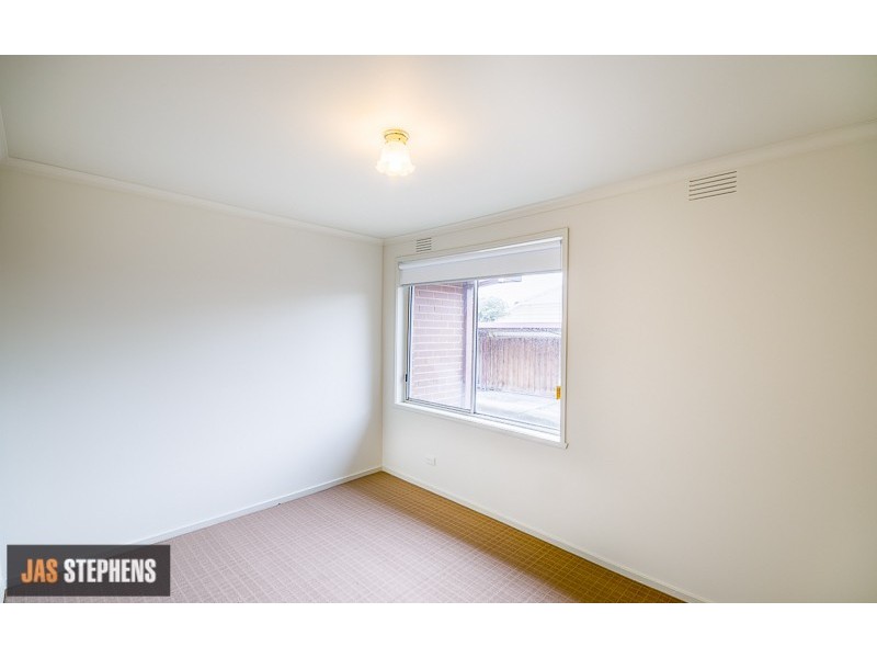 2/19 Saltley Street, South Kingsville VIC 3015