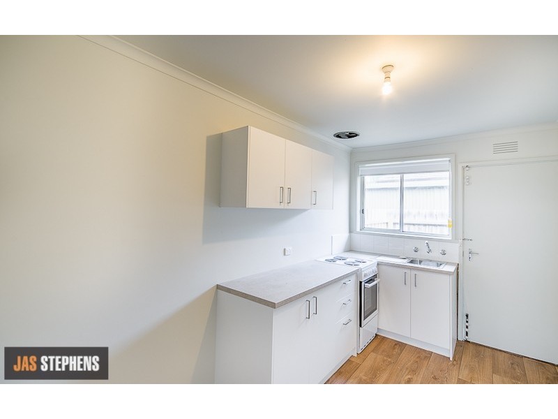 2/19 Saltley Street, South Kingsville VIC 3015