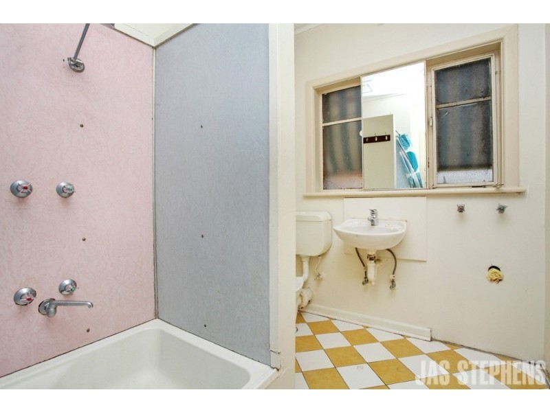 3/2 Alexandra Avenue, Sunshine VIC 3020