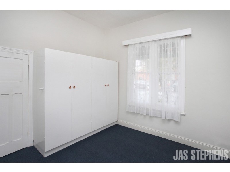 6 Oakbank Street, Newport VIC 3015