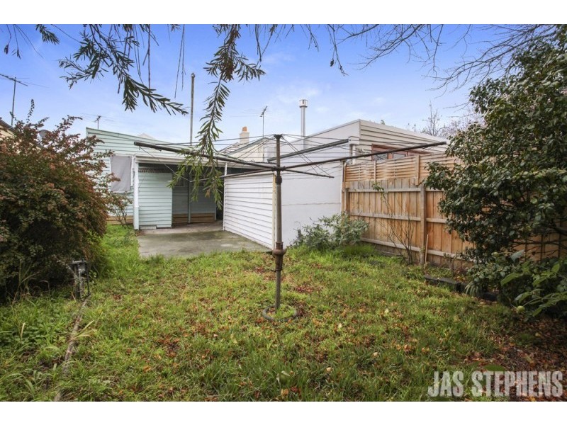 6 Oakbank Street, Newport VIC 3015