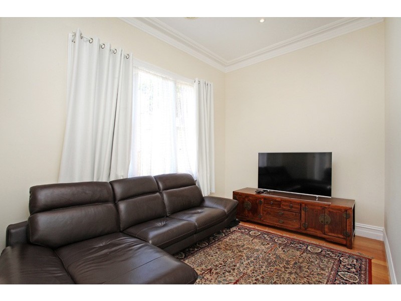 13 Charles Street, Seddon VIC 3011