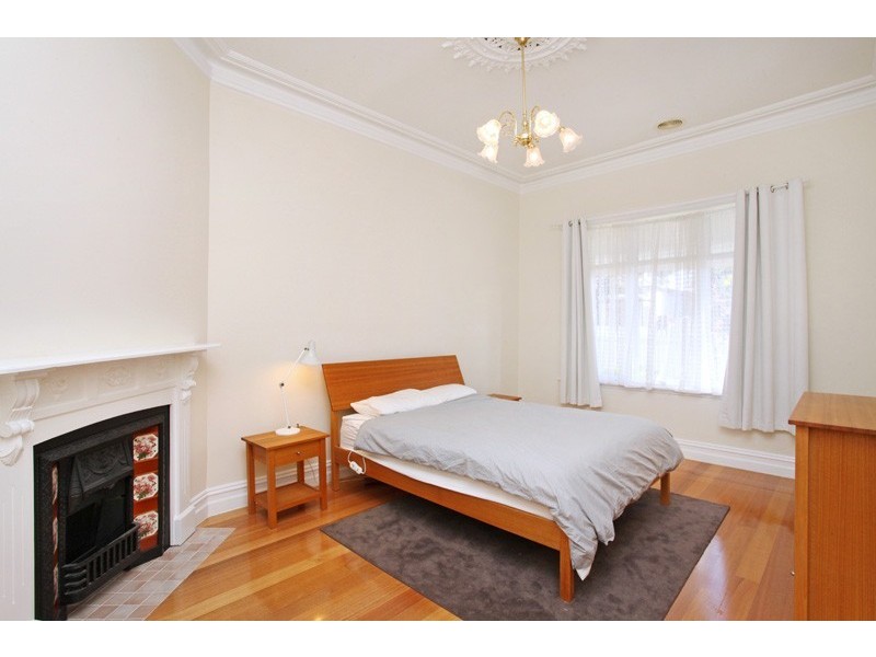 13 Charles Street, Seddon VIC 3011
