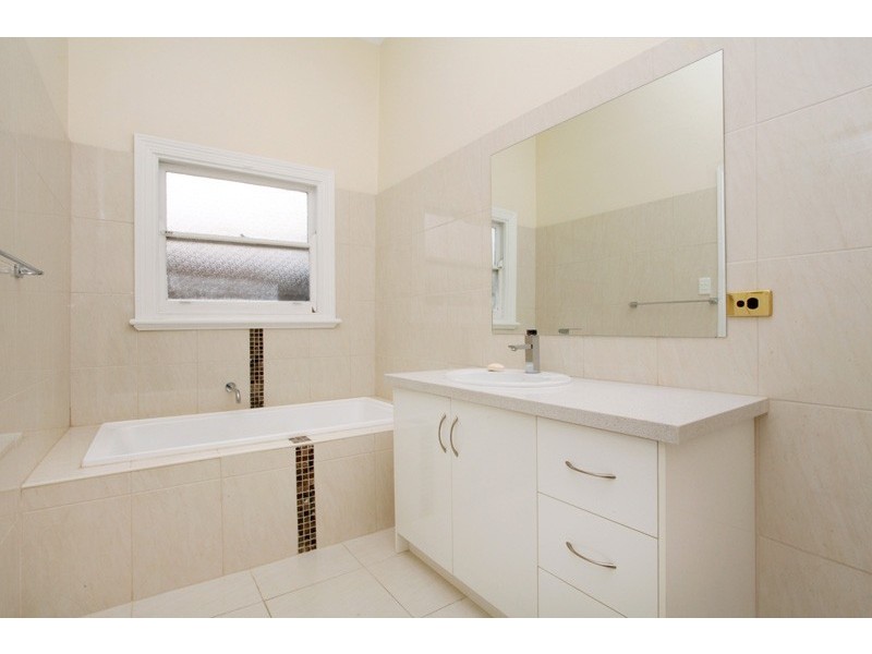 13 Charles Street, Seddon VIC 3011