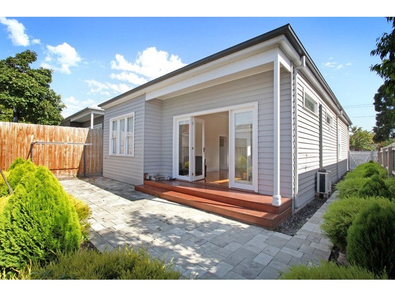 13 Charles Street, Seddon VIC 3011