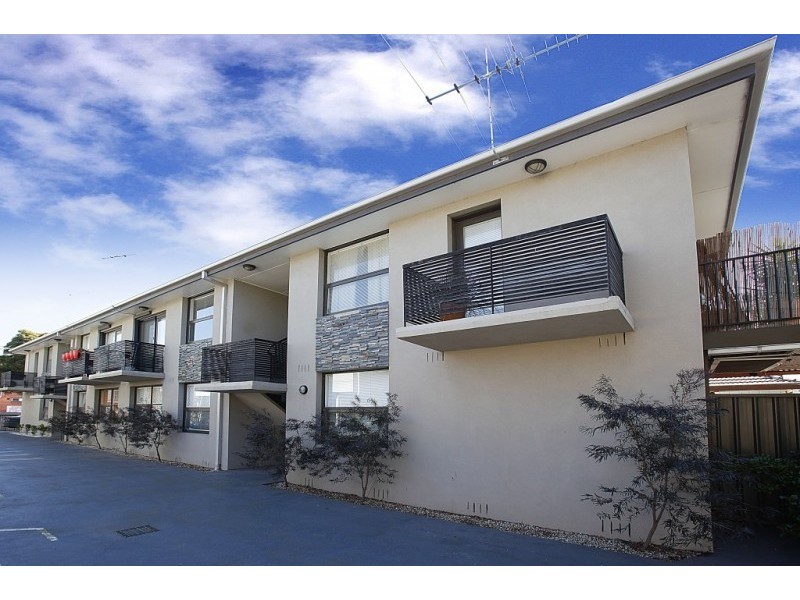 4/114 Commercial Road, Footscray VIC 3011