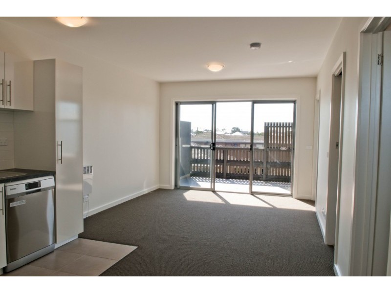 12/24 Empire Street, Footscray VIC 3011