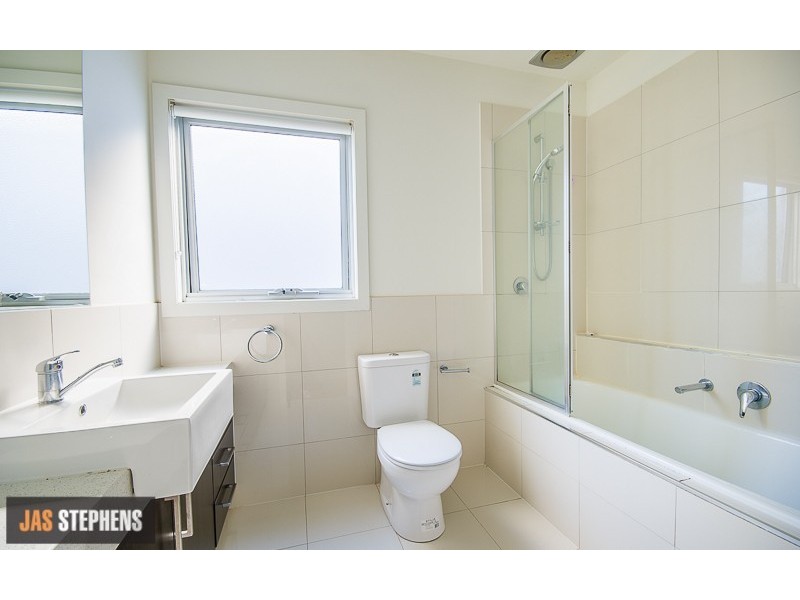 2/5 Alma Street, Maidstone VIC 3012