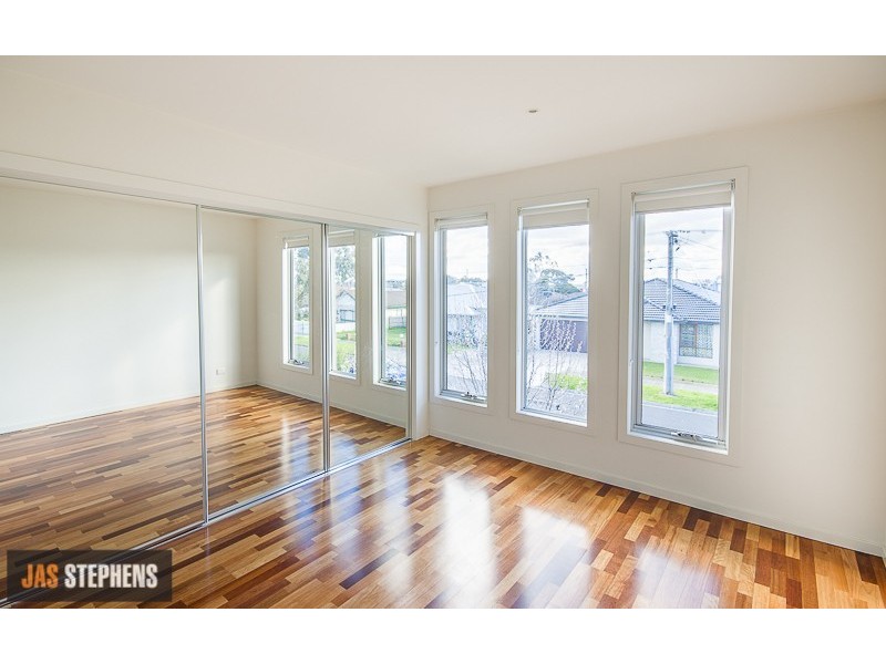 2/5 Alma Street, Maidstone VIC 3012