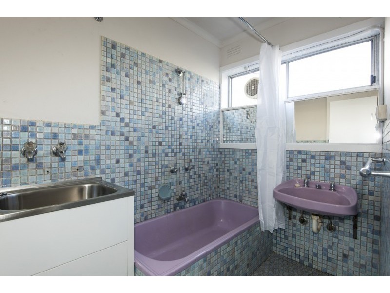 6/50 Bayview Road, Seddon VIC 3011