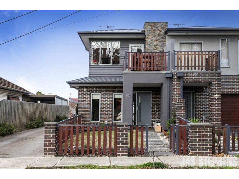 2/13 Radio Street, Maidstone VIC 3012