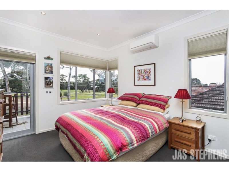 2/13 Radio Street, Maidstone VIC 3012