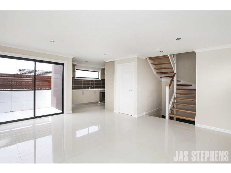 2/357 Geelong Road, Kingsville VIC 3012