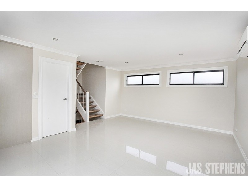 2/357 Geelong Road, Kingsville VIC 3012