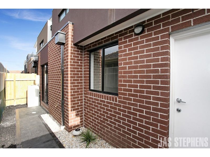 2/357 Geelong Road, Kingsville VIC 3012