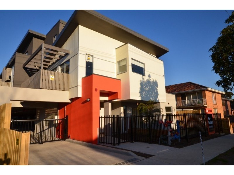 2/24 Empire Street, Footscray VIC 3011