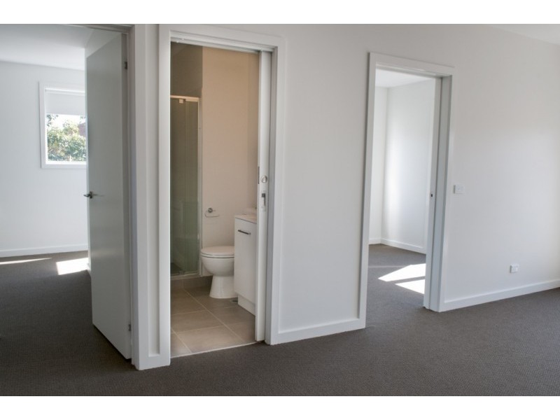 2/24 Empire Street, Footscray VIC 3011