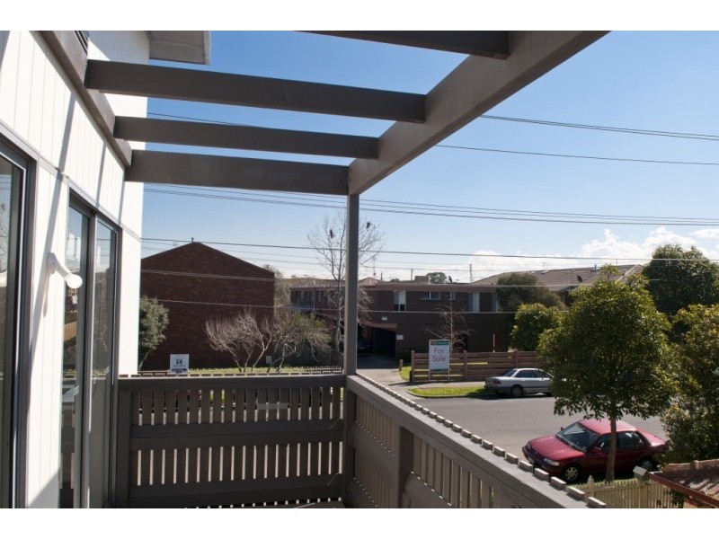 2/24 Empire Street, Footscray VIC 3011