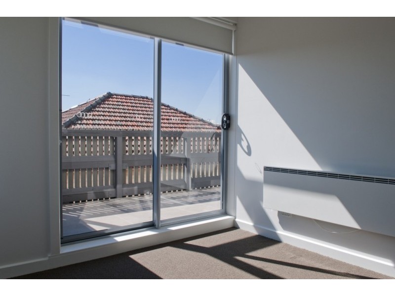 2/24 Empire Street, Footscray VIC 3011