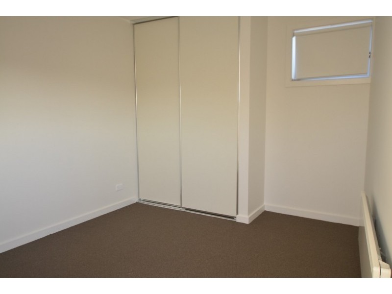 2/24 Empire Street, Footscray VIC 3011