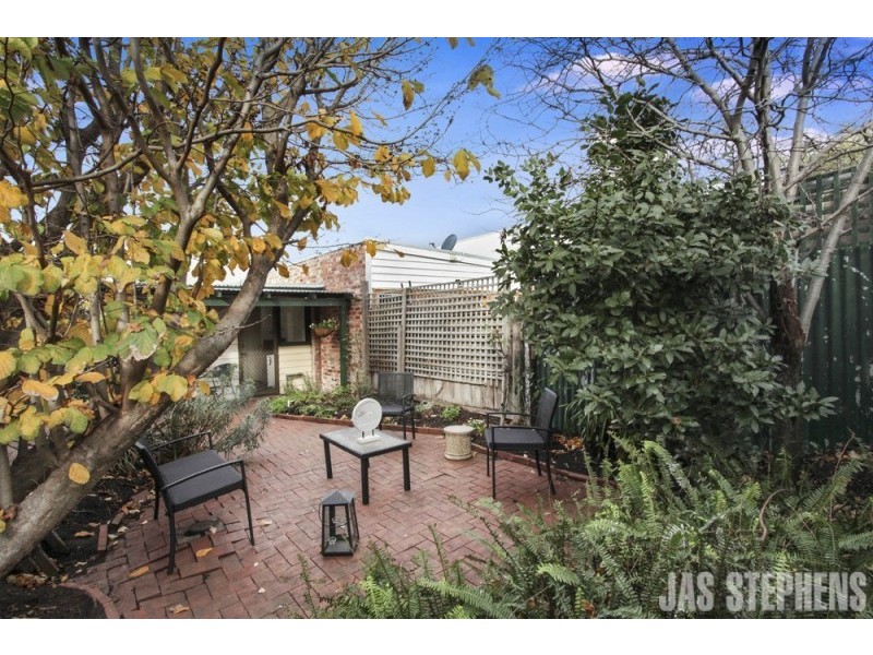 8 Perry Street, Seddon VIC 3011