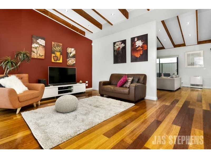 2/8 Burnett Avenue, Braybrook VIC 3019