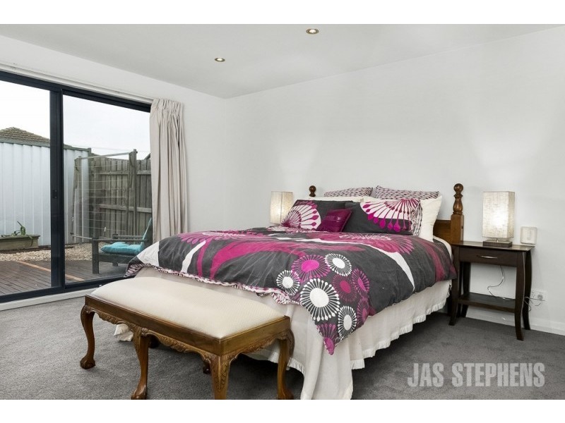 2/8 Burnett Avenue, Braybrook VIC 3019