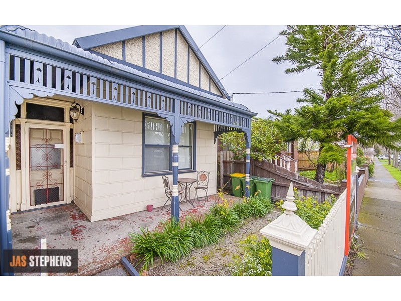 19 Hamilton Street, Seddon VIC 3011