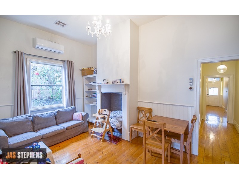 19 Hamilton Street, Seddon VIC 3011