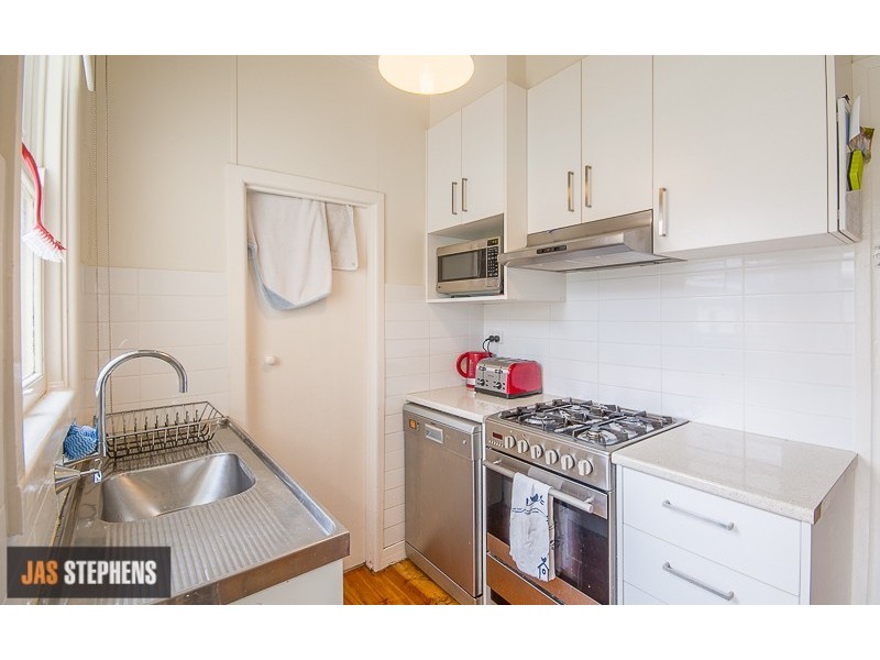 19 Hamilton Street, Seddon VIC 3011