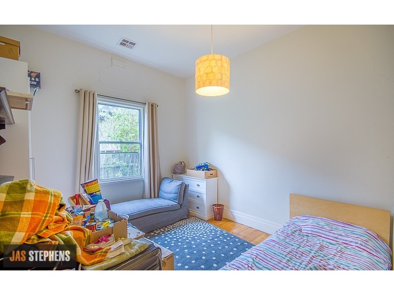 19 Hamilton Street, Seddon VIC 3011