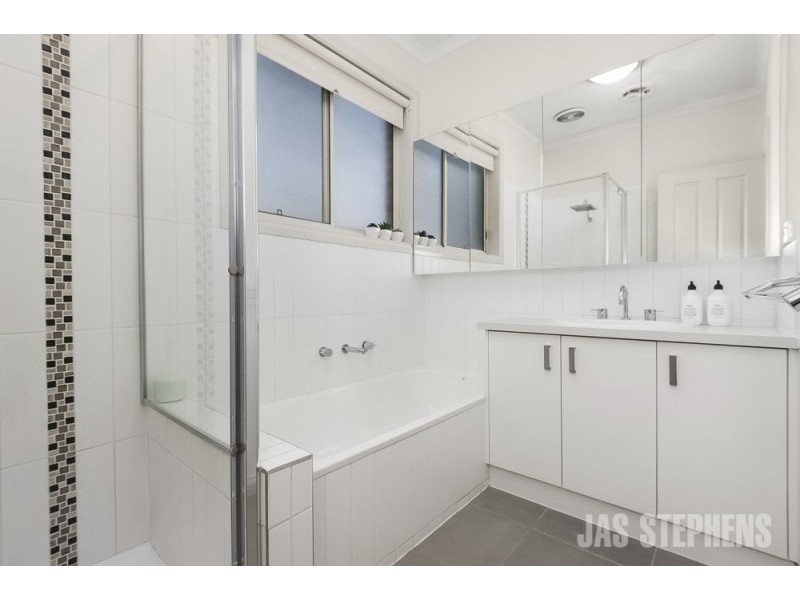 2/25 Stanlake Street, Footscray VIC 3011