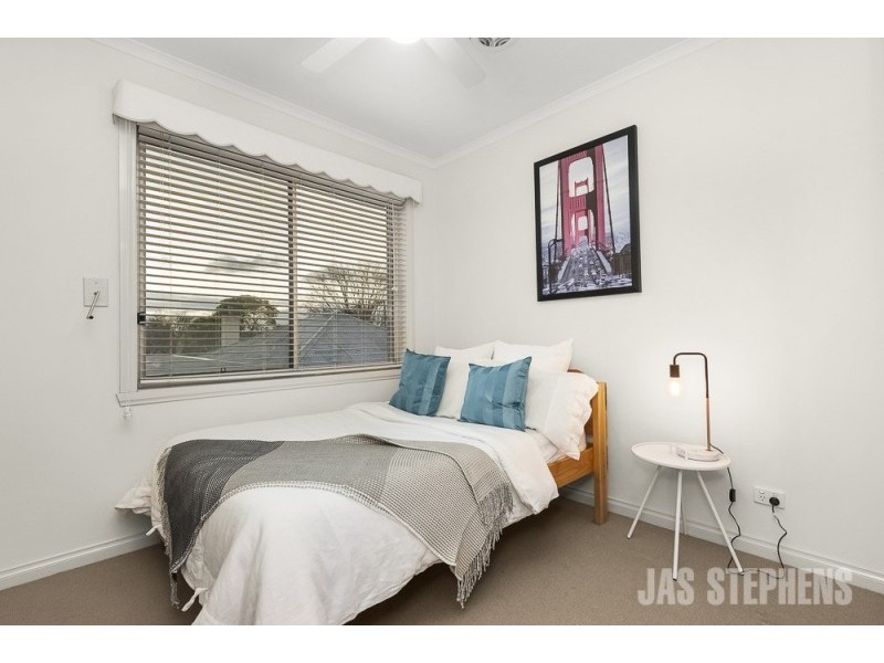 2/25 Stanlake Street, Footscray VIC 3011