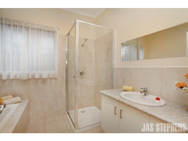 9/24 Dongola Road, West Footscray VIC 3012