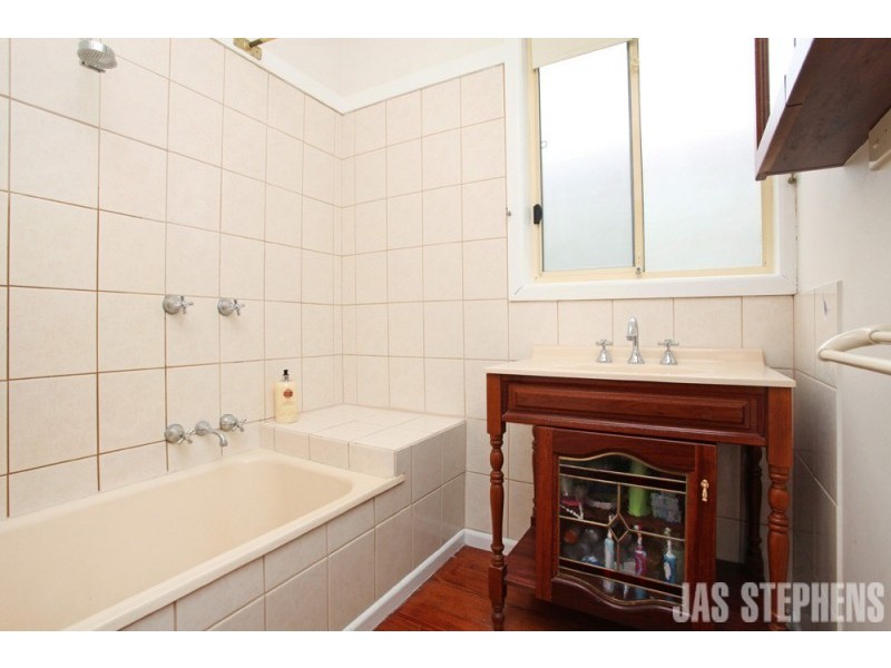 112 Alma Street, West Footscray VIC 3012