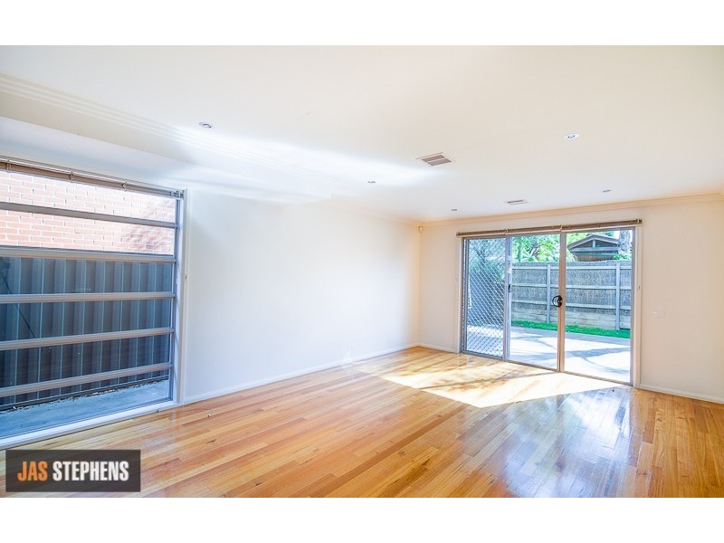 2/24 Dongola Road, West Footscray VIC 3012