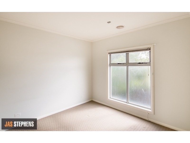 2/24 Dongola Road, West Footscray VIC 3012