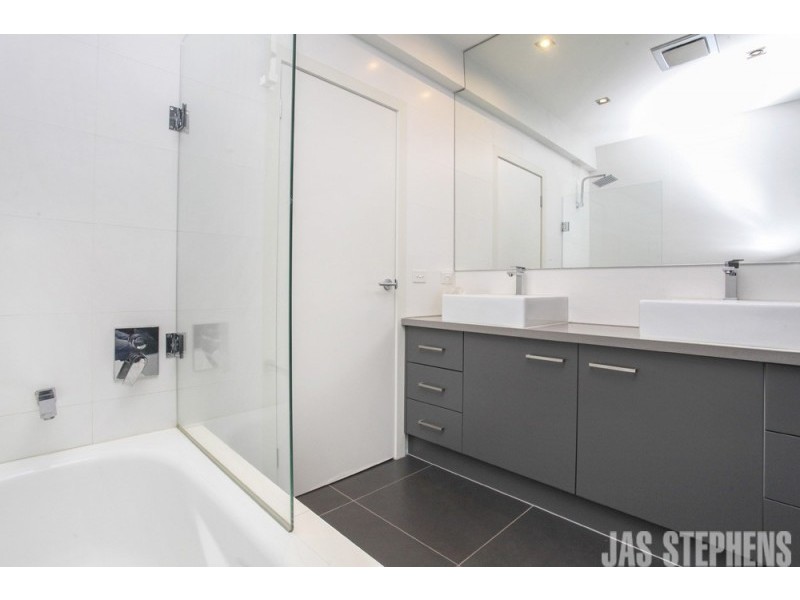 1 Emma Street, Seddon VIC 3011