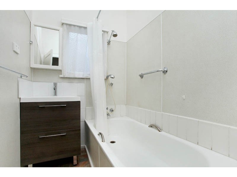 76 Empress Avenue, Kingsville VIC 3012