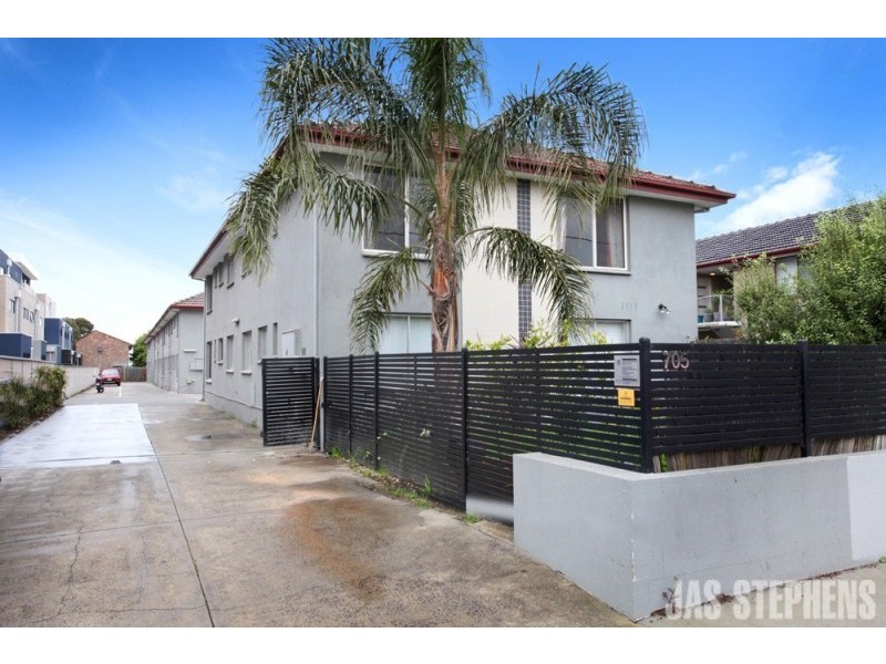 2/705 Barkly Street, West Footscray VIC 3012