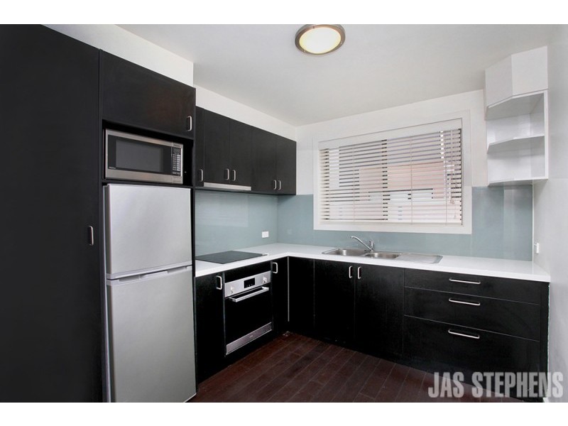 2/705 Barkly Street, West Footscray VIC 3012