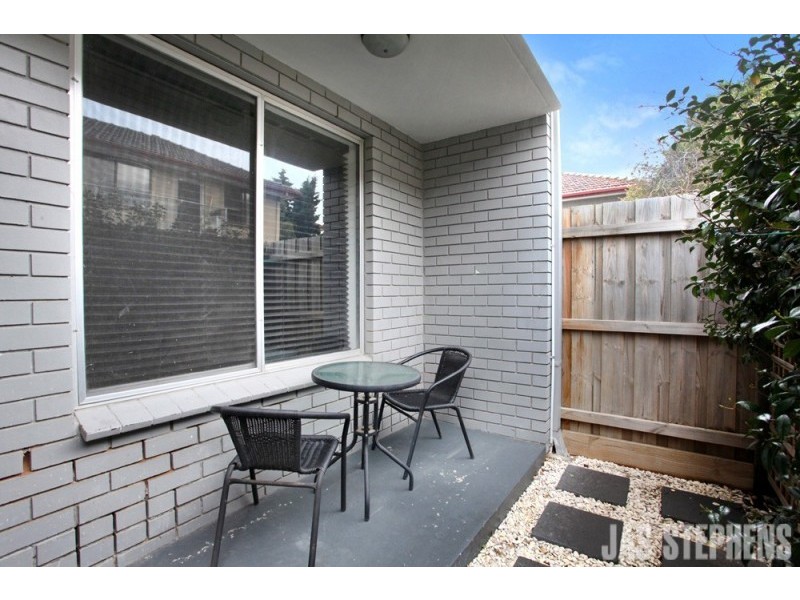 2/705 Barkly Street, West Footscray VIC 3012