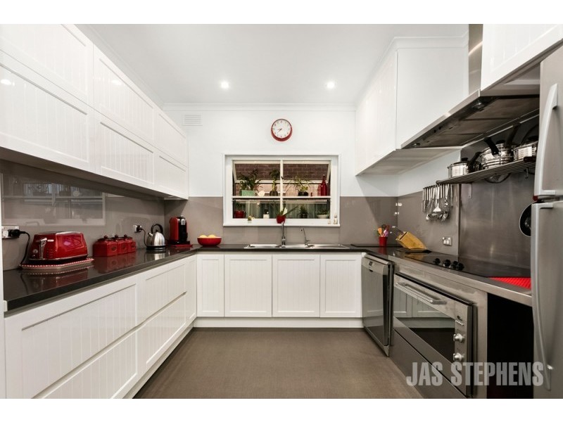 34 Matthews Street, Sunshine VIC 3020