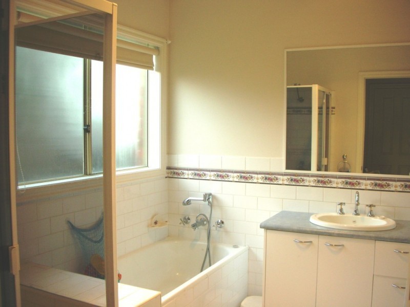 1/49 Charlotte Street, Newport VIC 3015